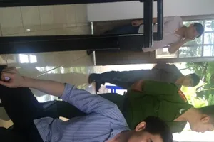 Tình trẻ ‘cướp’ nhẫn kim cương 7 tỉ bị đề nghị đến 5 năm tù 