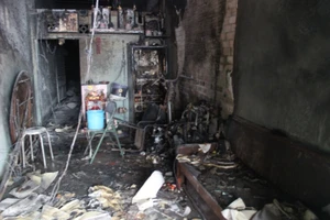 Cháy nhà khóa trái cửa, nhiều người dân hoảng loạn