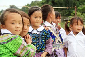 Chùm ảnh: Trung thu đến với trẻ em nghèo, vùng cao