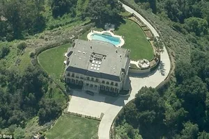 Hoàng tử Saudi Arabia bị bắt tại Mỹ do nghi phạm tội tình dục