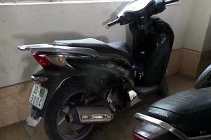 Kỳ lạ: Xe máy hàng trăm triệu đồng 'bỏ quên' không ai nhận