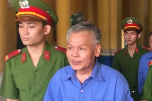 Lãnh hai án tử, nguyên tổng giám đốc tiếp tục hầu tòa 