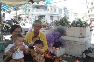 Cha mẹ Hồ Duy Trúc: Chúng tôi vui mừng nhưng chỉ biết khóc!