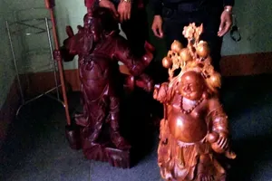 Chuyên trộm… tượng phật bằng gỗ