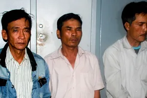 Nhóm cờ bạc bịp tinh vi trên xe khách sa lưới