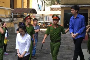 Cháu ngoại đánh thuốc mê ông bà cướp đồ cổ giá trị