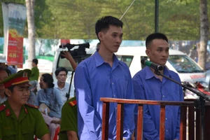 Bênh nhau, hai anh em ruột cùng hầu tòa