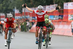 Mai Nguyễn Hưng chiến thắng vòng đua tốc độ