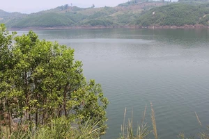 Tìm thấy thi thể người chồng trong vụ lật ghe ở sông Tranh