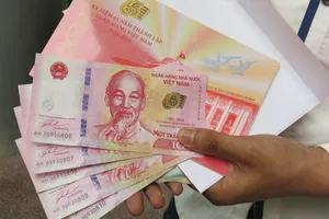 TP.HCM: Tăng số lượng tiền lưu niệm bán ra trong ngày