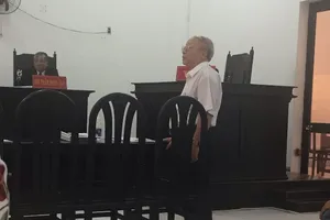 Phó giáo sư kiện trường đại học đòi… 1.000 đồng danh dự