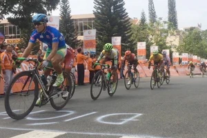 Đua xe đạp Cúp Truyền hình: Huỳnh Thanh Tùng suýt làm cuộc lật ngôi