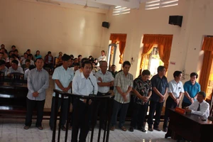 10 cán bộ hải quan Kiên Giang bị đề nghị 5 đến 7 năm tù 