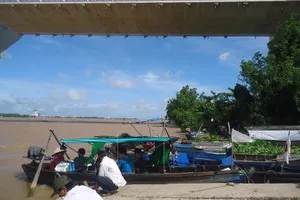 Nam thanh niên nhảy cầu Cần Thơ tự vẫn