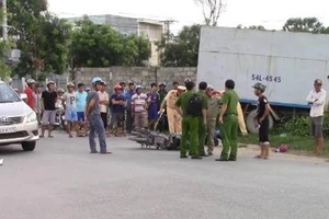 Tài xế 17 tuổi lái xe ủi hàng loạt xe máy, 3 người nguy kịch