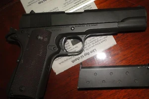 Truy tìm kẻ bán súng quân dụng cho đầu nậu ma túy