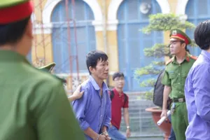 Đang xét xử cha vợ giết con rể rồi chở xác đi đầu thú