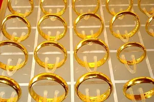 Buộc phải trả 14 chỉ vàng vì... tự ghi giấy nợ