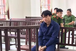 Trời tối, lại đang say nên không biết đang truy sát ai