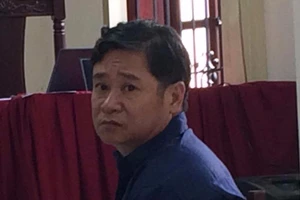 Người lái xe ôm và một phút sa chân...