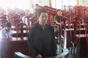 Tên cướp dùng… bút cướp ở trường tiểu học