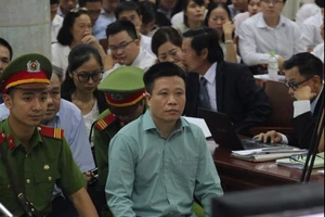 Vụ Hà Văn Thắm: Luật sư tố HĐXX thiếu tôn trọng luật sư