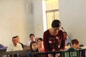 Phó chánh án vòi tiền chạy án hầu tòa