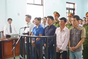 Tòa không cho phóng viên dự vì chỉ có giấy giới thiệu