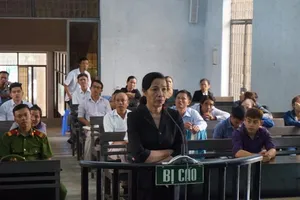 Phó chánh án nhận hối lộ bị đề nghị 18-24 tháng tù