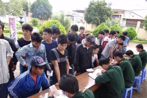 2 thanh niên bị truy tố vì trốn khám nghĩa vụ quân sự