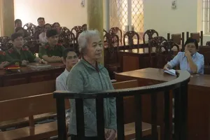 Bị bắt qua ngủ chung, bà cụ 65 tuổi đâm chết bạn trai