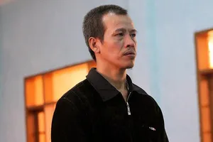 Đến đón con hiếp dâm luôn con gái hàng xóm