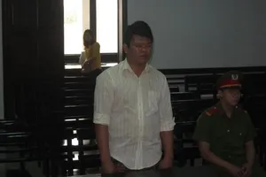 Cắn cảnh sát 113, lãnh án tù