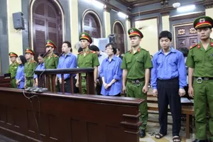 ‘Siêu lừa’ Huyền Như được lên lịch xử đến... 27 Tết 