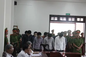 Hẹn nhau tử chiến, người chết kẻ đi tù