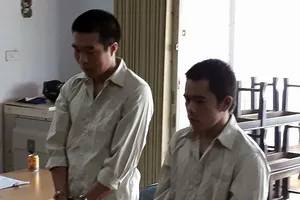 Tên trộm tượng Phật bị người phụ nữ bắt tại chỗ