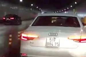 Xe Audi chạy vào làn xe máy ở hầm Thủ Thiêm sẽ bị phạt