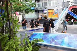 Tháo hết cổng chào trang trí ở quận 1