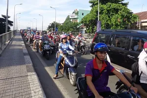 Phân luồng giao thông khu vực cầu Chữ Y