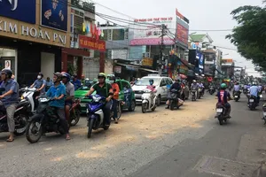 Dân than trời vì bụi bay mù mịt