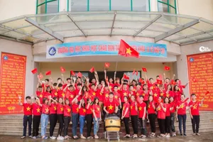 Người hâm mộ nghĩ đủ kiểu cổ vũ Olympic Việt Nam