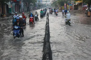 Kêu trời với con đường sáng hóa sông, trưa mù mịt bụi