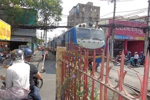 Hạn chế lưu thông trên đường Trần Văn Đang quận 3