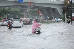 Kiểm tra hiệu quả máy bơm 'khủng' đường Nguyễn Hữu Cảnh 