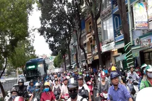 Đường Trường Sa, Hoàng Sa giờ cũng kẹt cứng