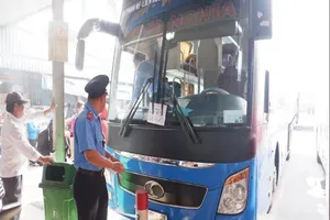 Sẽ bị thu hồi phù hiệu 'Xe hợp đồng' nếu tiếp tục vi phạm