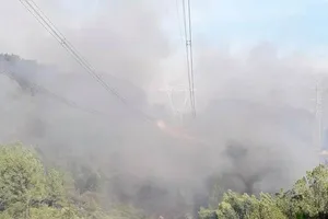 Đám cháy gần đường dây 500 kV, hệ thống điện có đảm bảo?