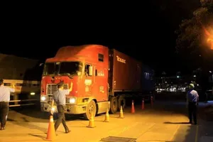 Nhiều tài xế chống đối khi bị kiểm tra