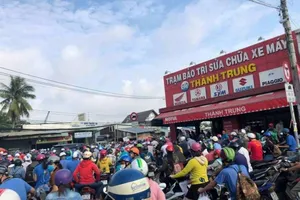 TP.HCM: Ngoại ô cũng tắc đường