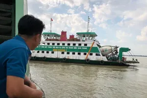 UBND TP.HCM: Lựa chọn đơn vị khai thác phà biển phải công khai